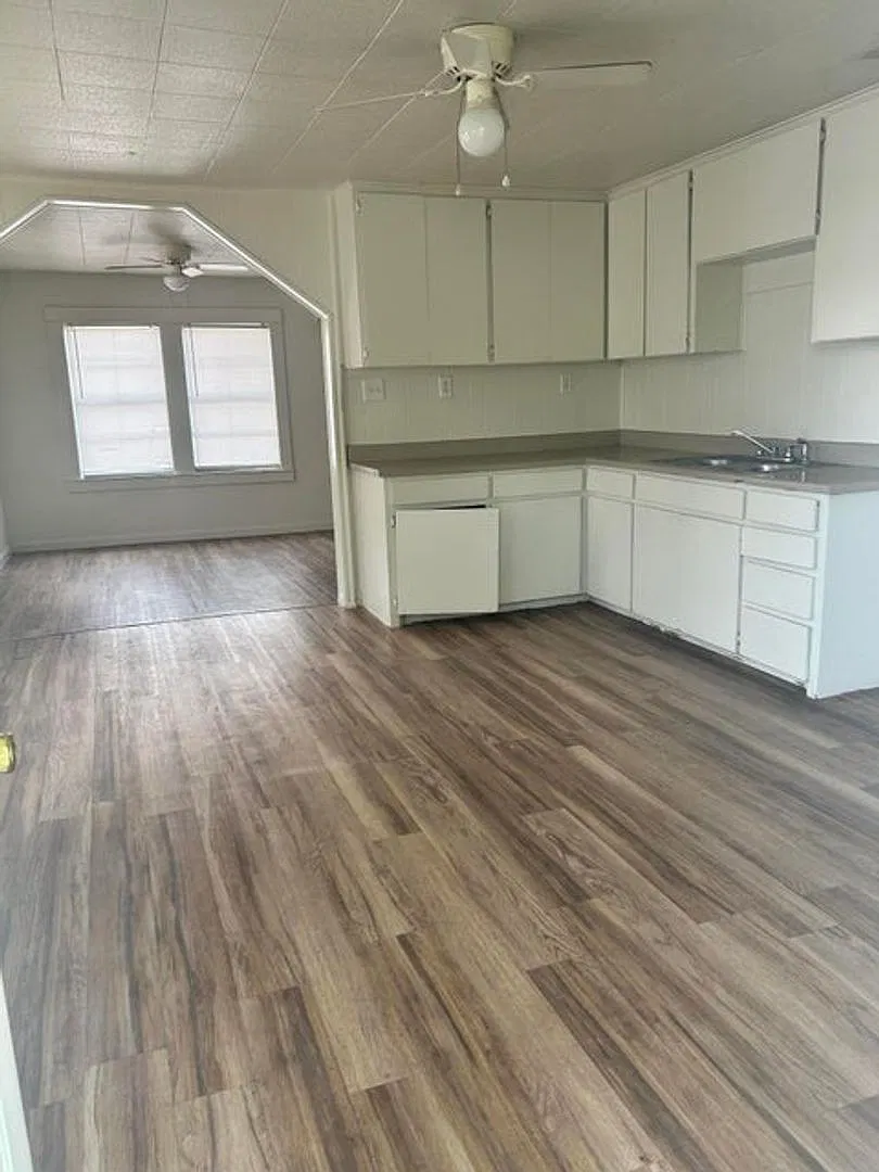 Cute 3 Bedroom, 1 Bath Home On A Nice Size Lot Coming Soon! — Photo 2