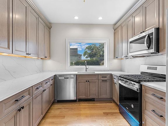Large 10' x 12' kitchen