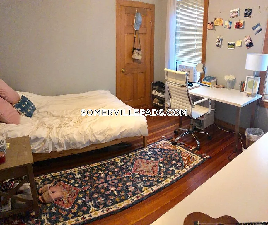 3 bed, 9999 sqft, $4,050 — Photo 1