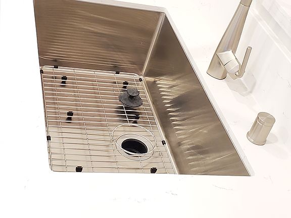 New kitchen sink and faucet