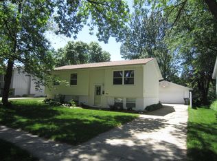 4601 Sugar Pine Dr NE, Cedar Rapids, IA 52402