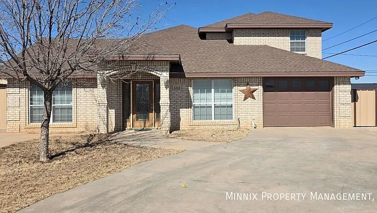 1325 E Cowden Ave — Photo 1