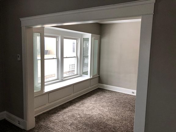 4th image of 1462 Winton Ave #2