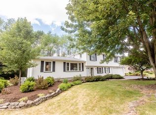 290 Viennawood Dr, Rochester, NY 14618