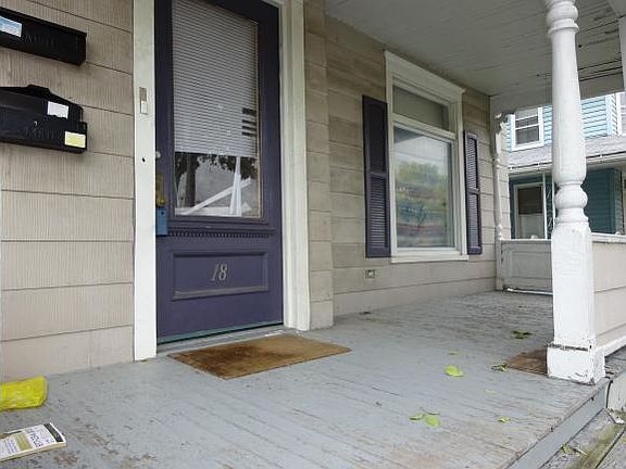 5th image of 18 Moffatt Ave