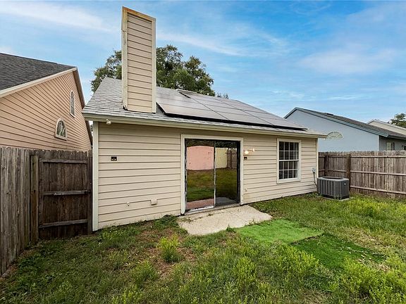 5th image of 1696 Chatham Cir