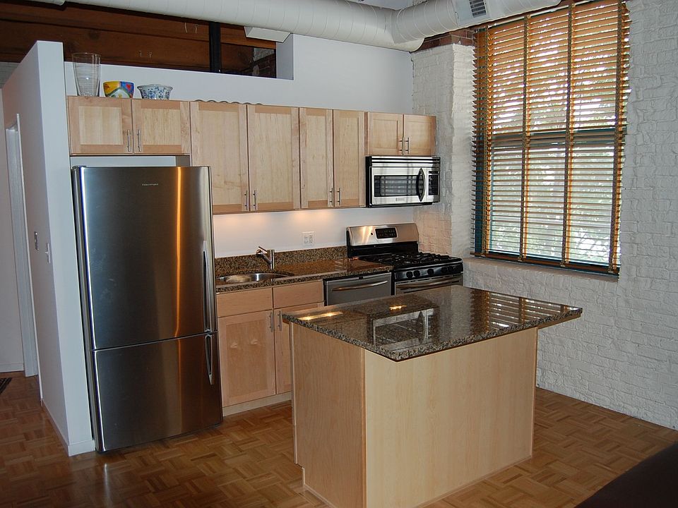1st image of 4745 N Ravenswood Ave #P4