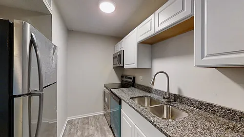 Newly Renovated 3 Bedrooms! Photo 1