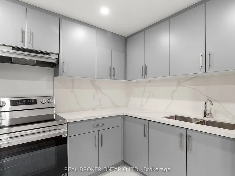 392 Clarkson Gate #BASEMENT — Photo 4