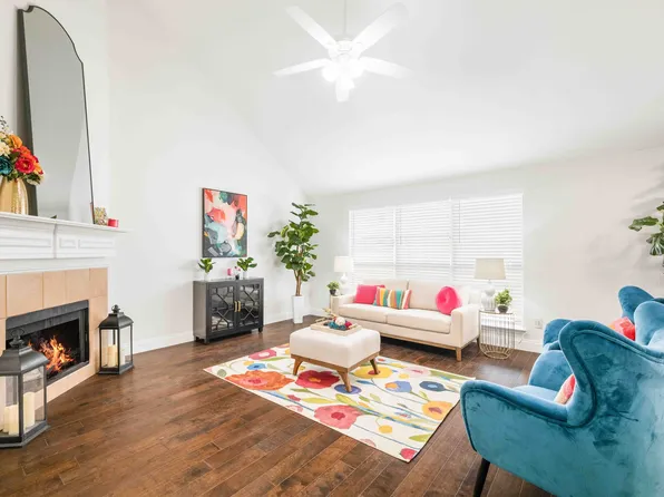 11157 Boulder Ridge Dr, Fort Worth, TX 76140