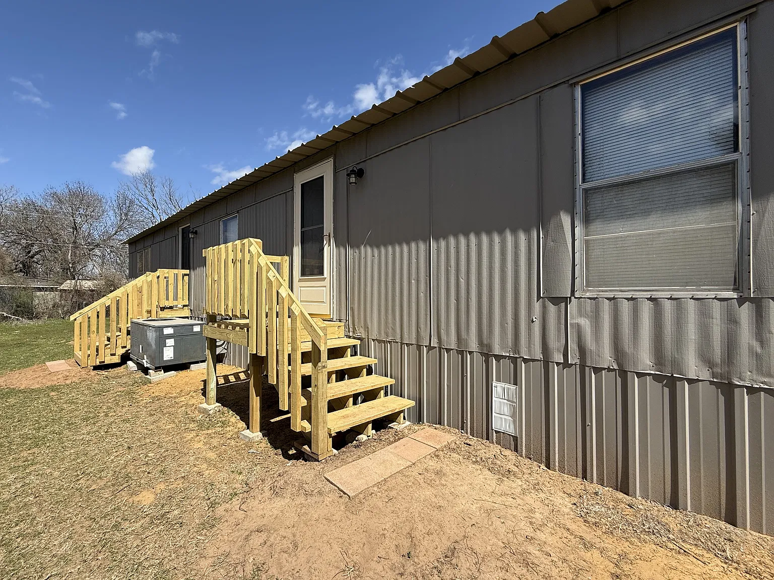 2 bed, 1100 sqft, $1,000 — Photo 1