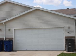 902 35th Ave S, Moorhead, MN 56560