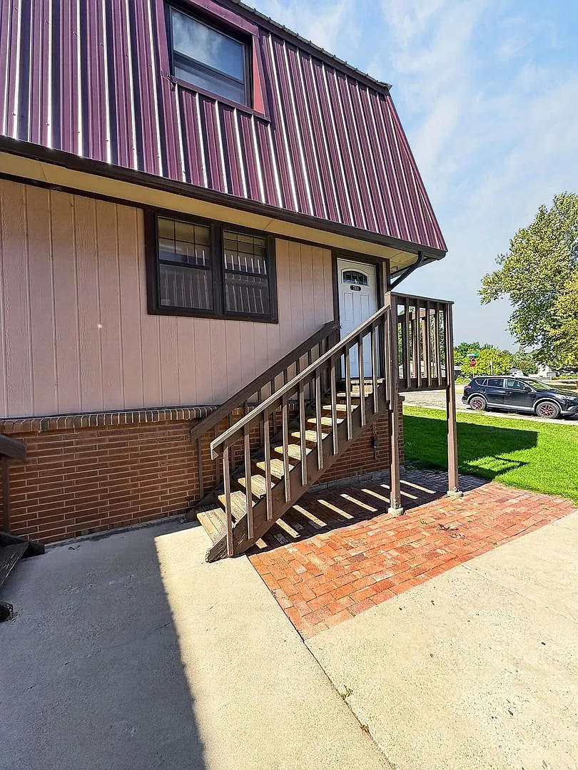 3 Bed 2.5 Bath Heights Condo — Photo 1