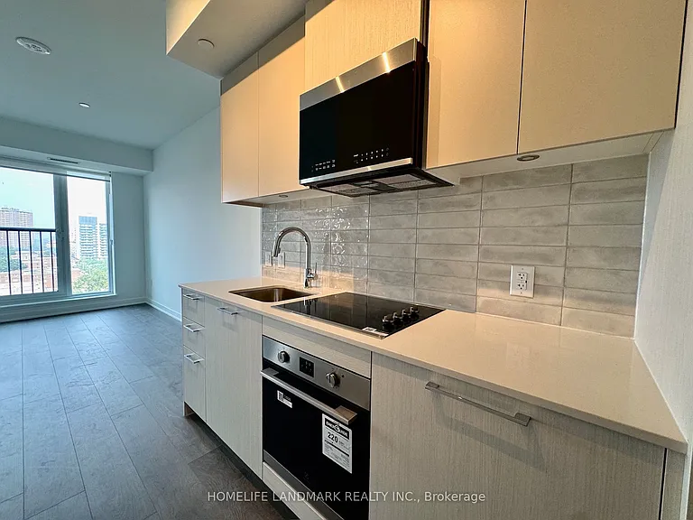 10 Oak St #801 — Photo 6