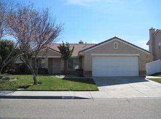 2828 W Newgrove St, Lancaster, CA