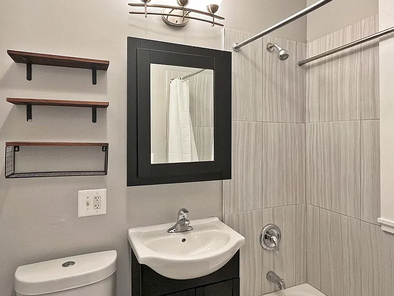 326-334 S. Austin Blvd. — Photo 15