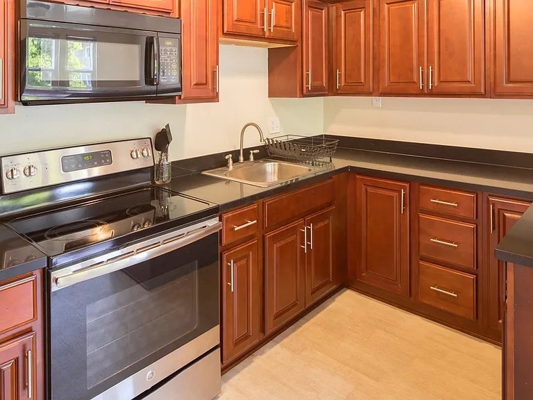 2500 Dana St — Photo 60