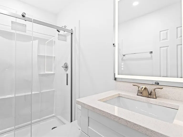 2304 S Hairston Rd — Photo 12
