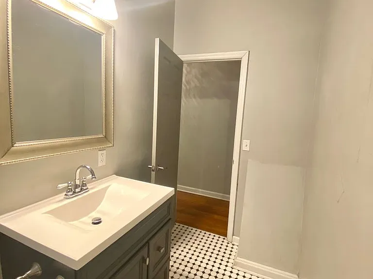 315 Grace St — Photo 12