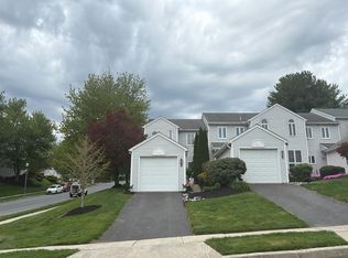 1711 Creek Vista Dr, New Cumberland, PA 17070