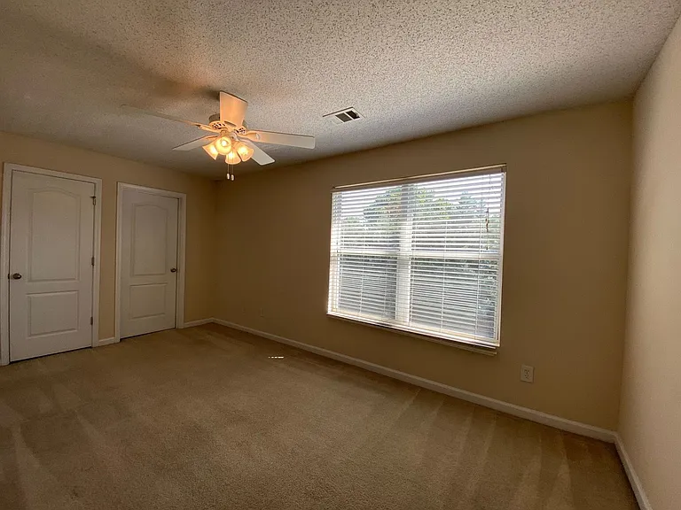 106 Bridgewater Cir — Photo 9