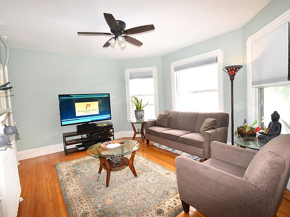 5th image of 10 Holly St