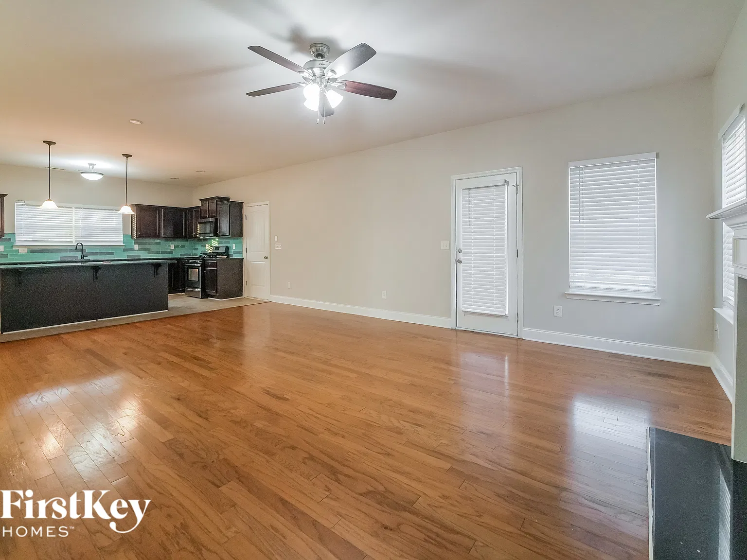 4 bed, 3.0 bath, 2376 sqft, $2,750 — Photo 3