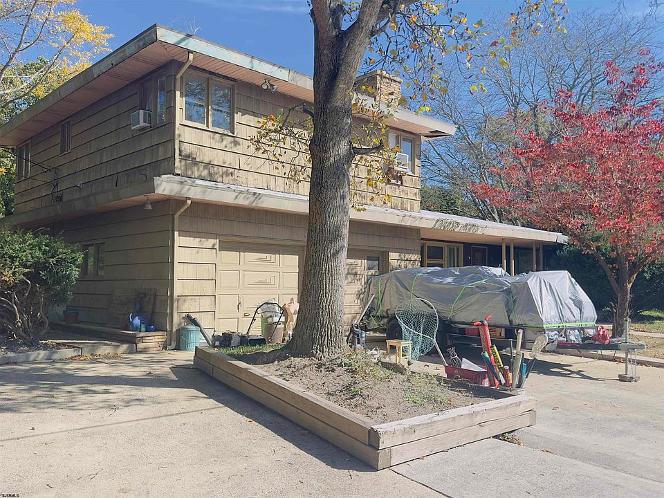 2nd image of 701 Pine St