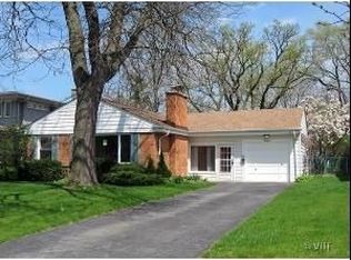 825 Echo Ln, Glenview, IL 60025