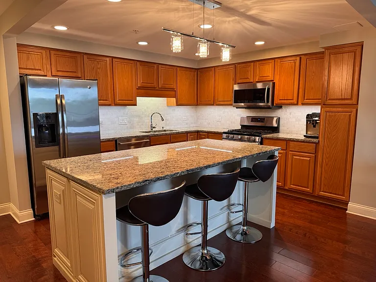 5105 Madison St #511 — Photo 4