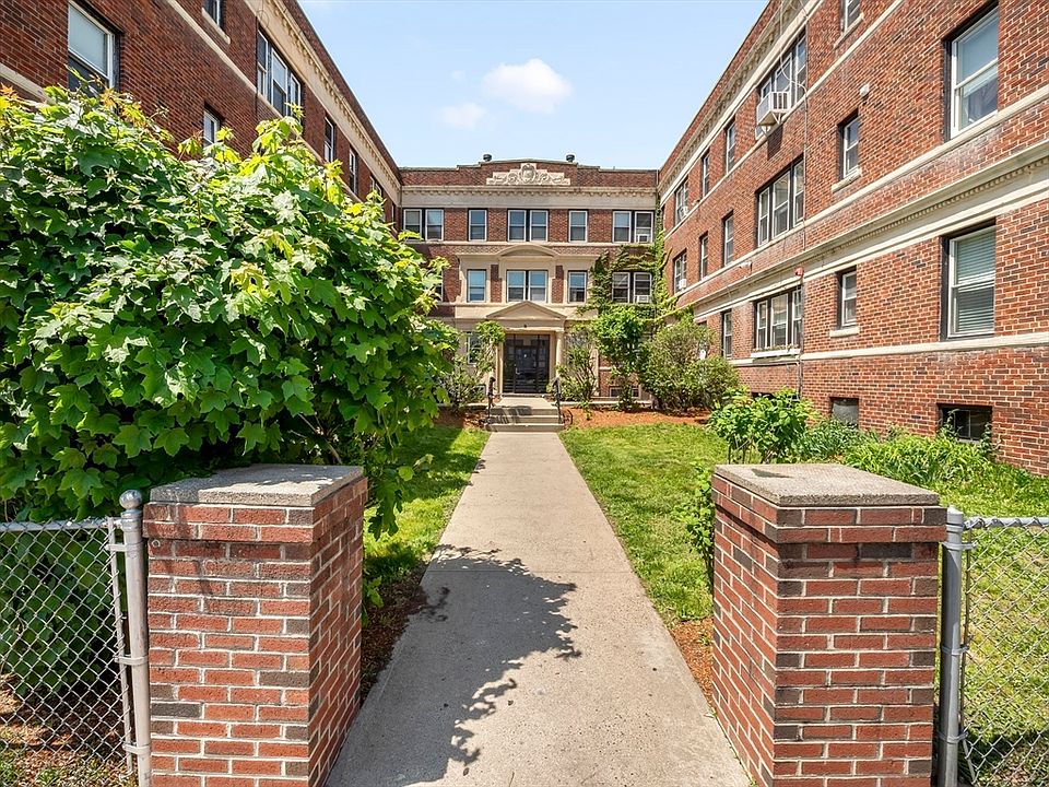 1st image of 8 Walnut St APT 28