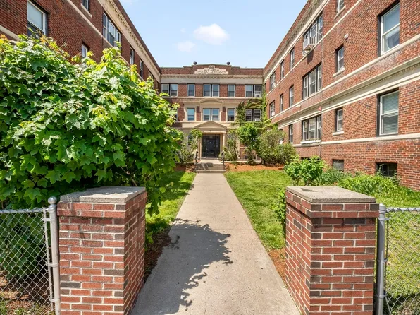 8 Walnut St APT 28, Everett, MA 02149
