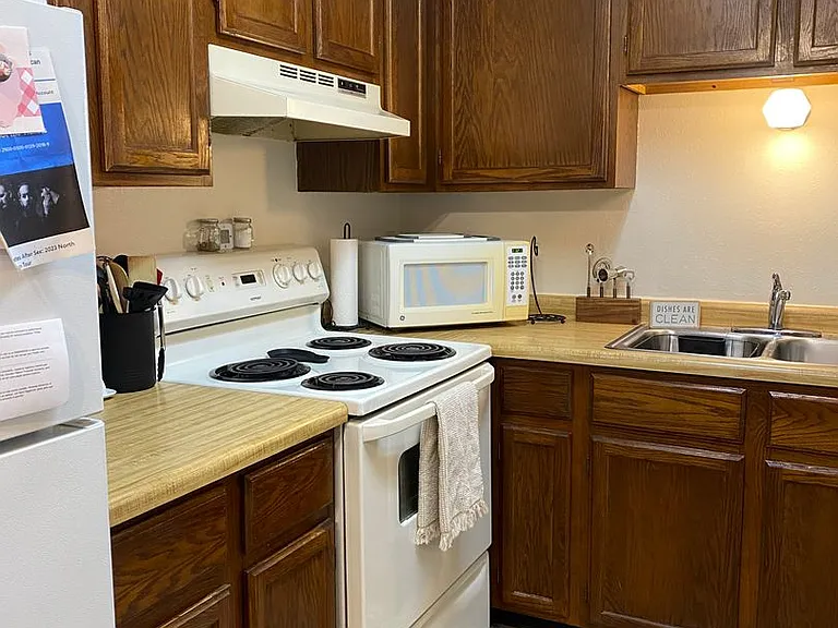Ashwood Apartments — Photo 23