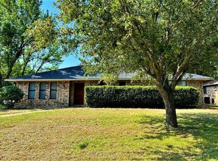 2800 Regal Dr, Denison, TX 75020