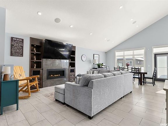 3rd image of 4709 E Green Brooks Way