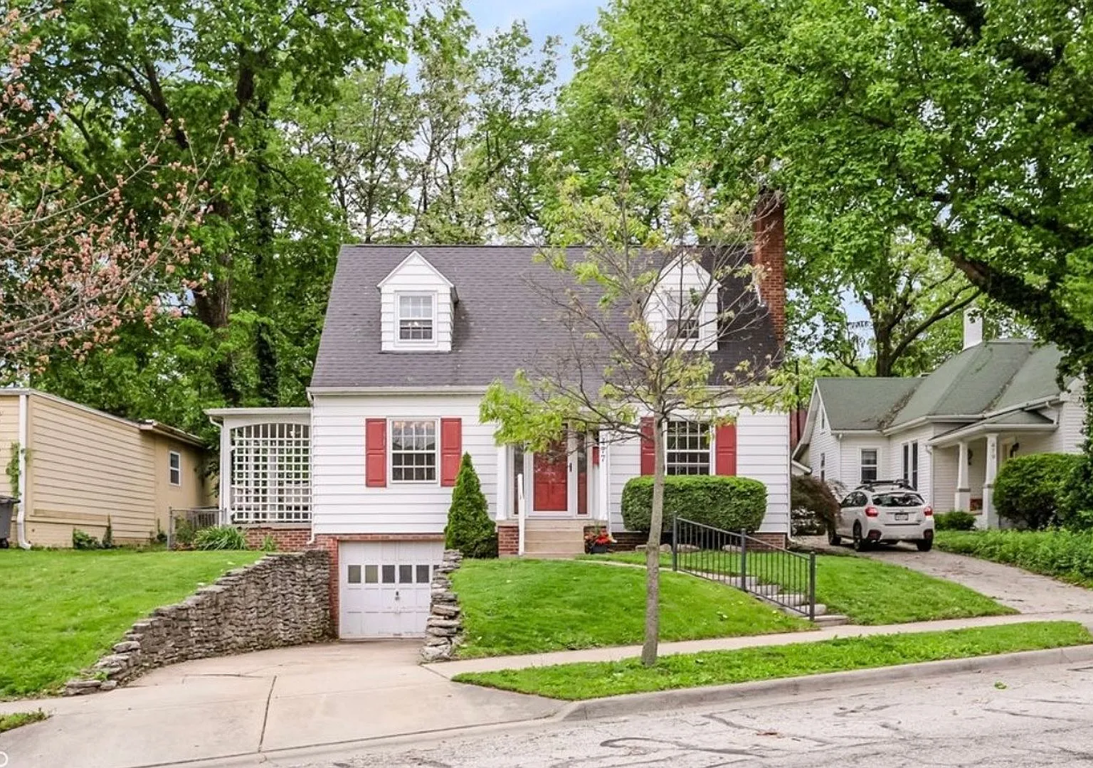 Stunning 3 Bedroom — Photo 1