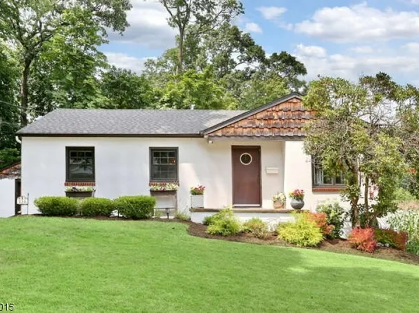 138 Sicomac Ave, Midland Park Boro, NJ 07432