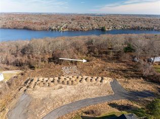 60 Hillside Ct, North Kingstown, RI 02874
