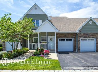 81 Pond Cir, Mount Sinai, NY 11766