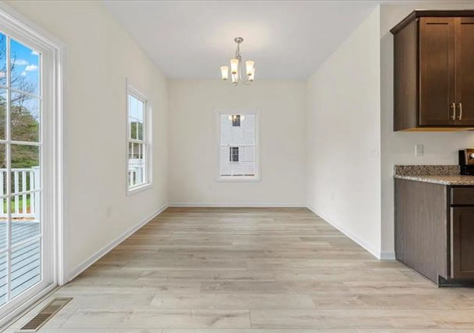 5 Bed 2.5 Bath Home Located In Blacksburg — Photo 4