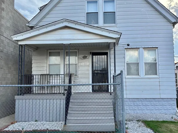 11809 Conant St, Hamtramck, MI 48212