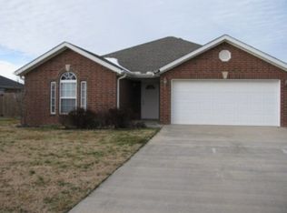 601 Firewood Dr, Centerton, AR 72719