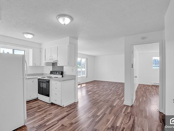 3rd image of 4709 Vesper Dr APT 4