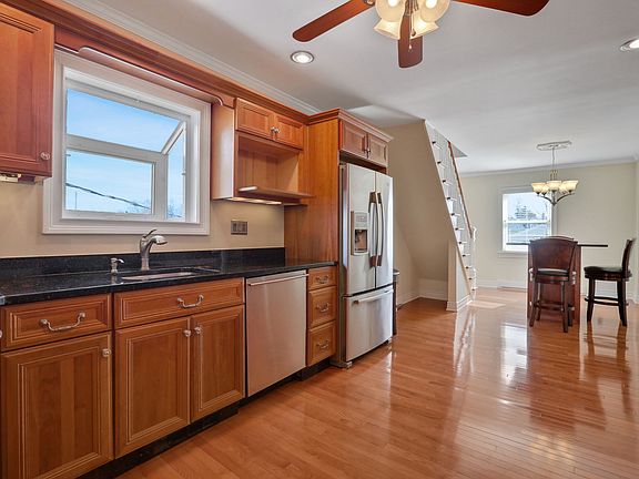 5th image of 411 Albany Ave #2