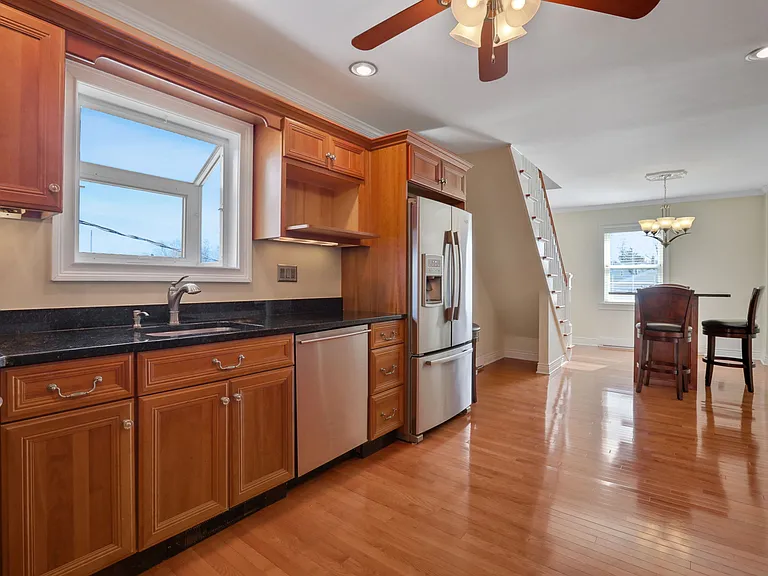 411 Albany Ave #2 — Photo 5