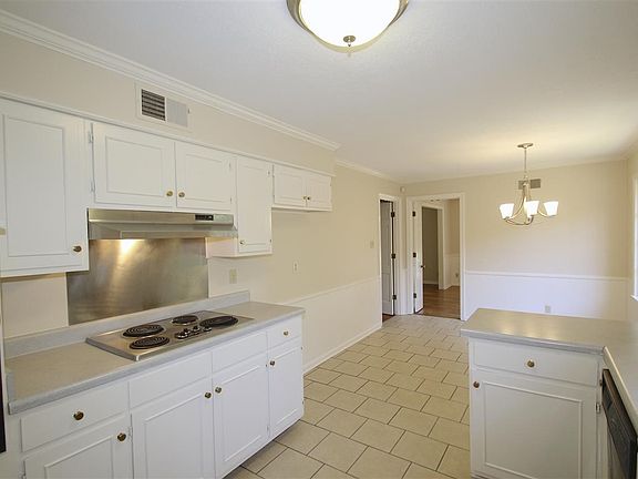 4th image of 7186 Donnington Dr