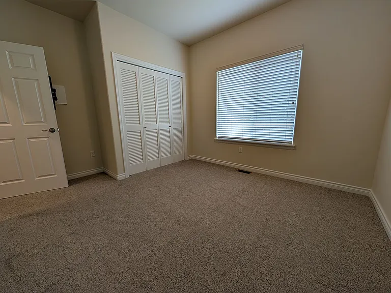 13837 Bay View Rd — Photo 12