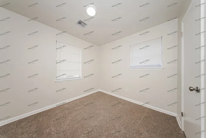 701 N Dallas Ave — Photo 9