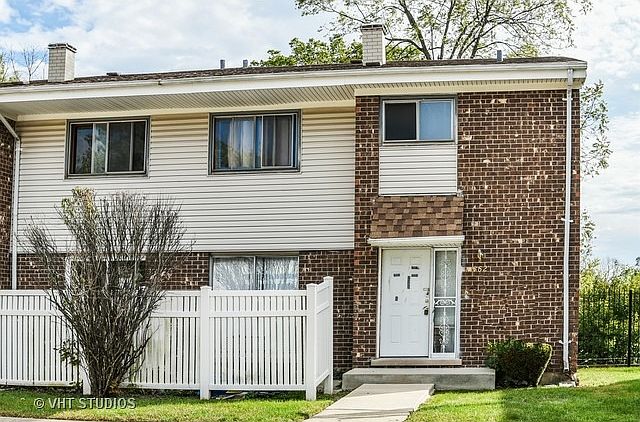 1st image of 852 White Oak Ln