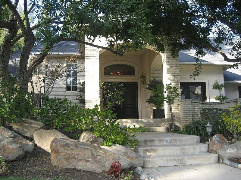 1st image of 1112 E La Quinta Dr